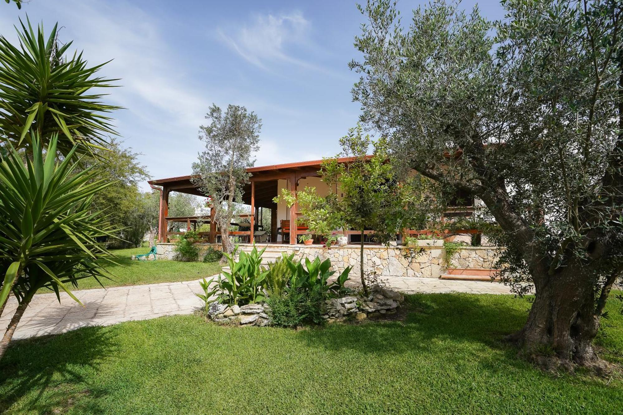 Casa Vacanza Russo Fernando Alimini Exteriör bild