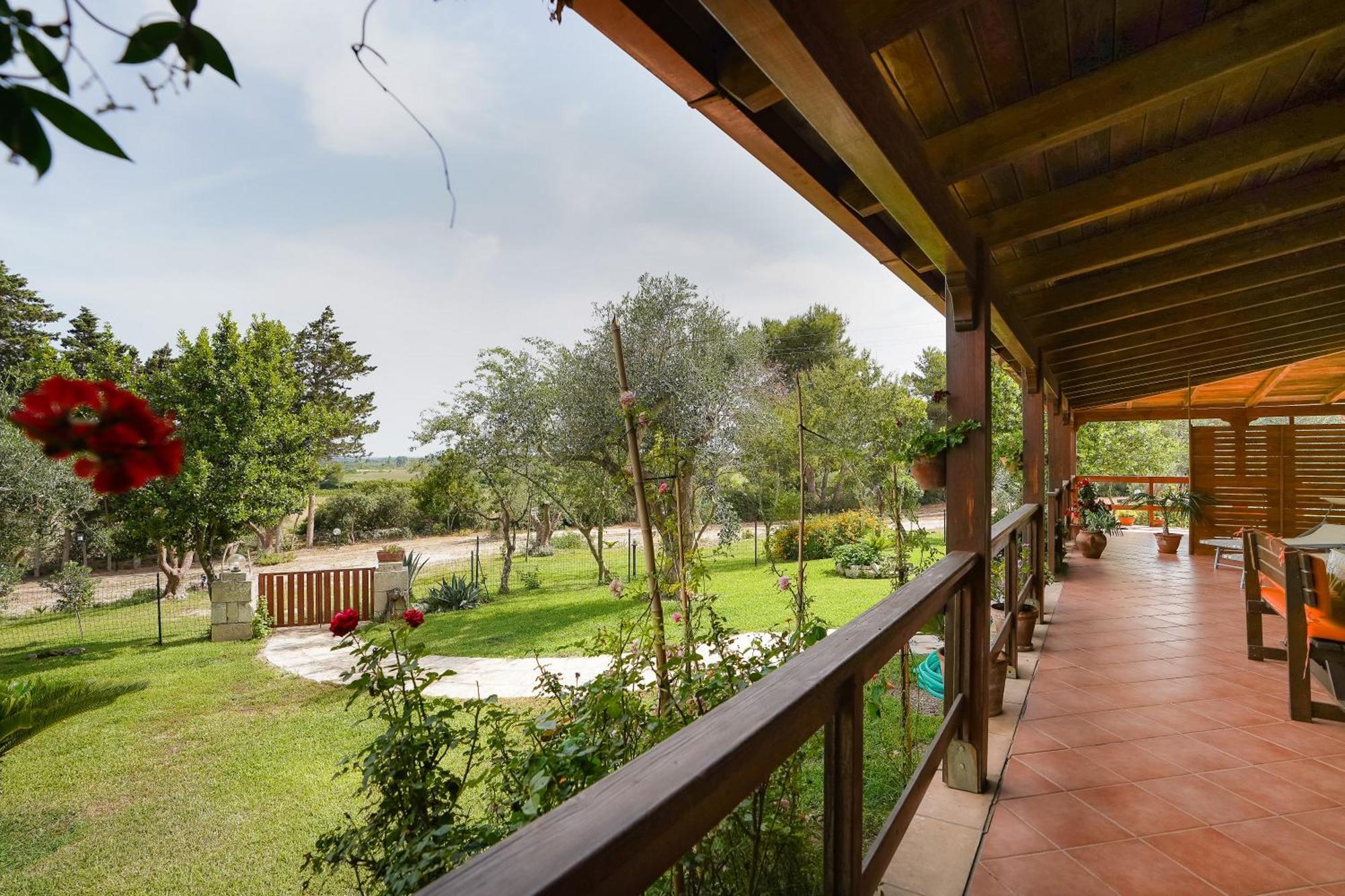 Casa Vacanza Russo Fernando Alimini Exteriör bild
