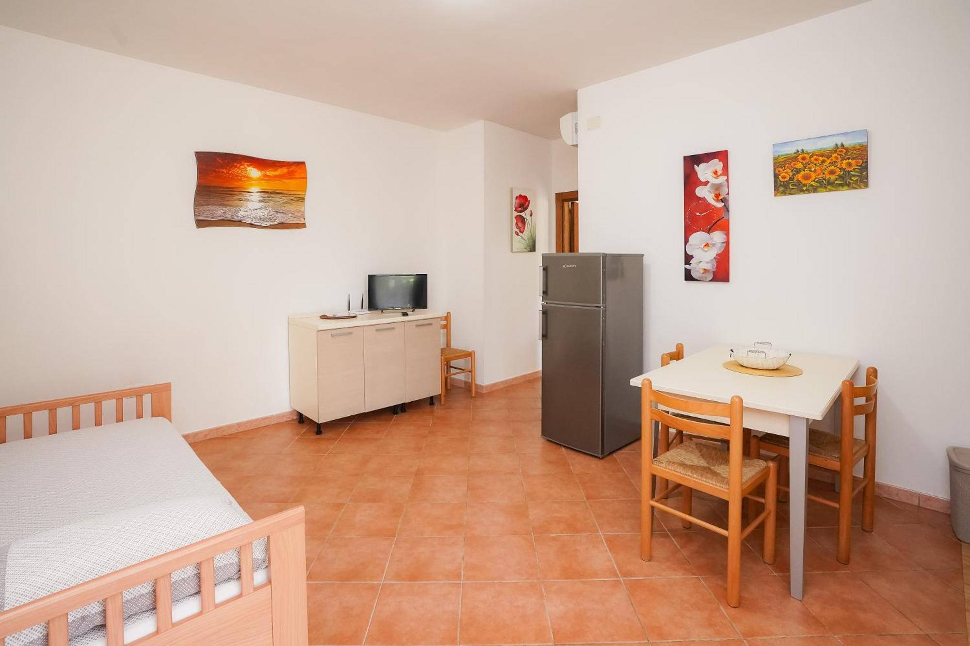 Casa Vacanza Russo Fernando Alimini Exteriör bild