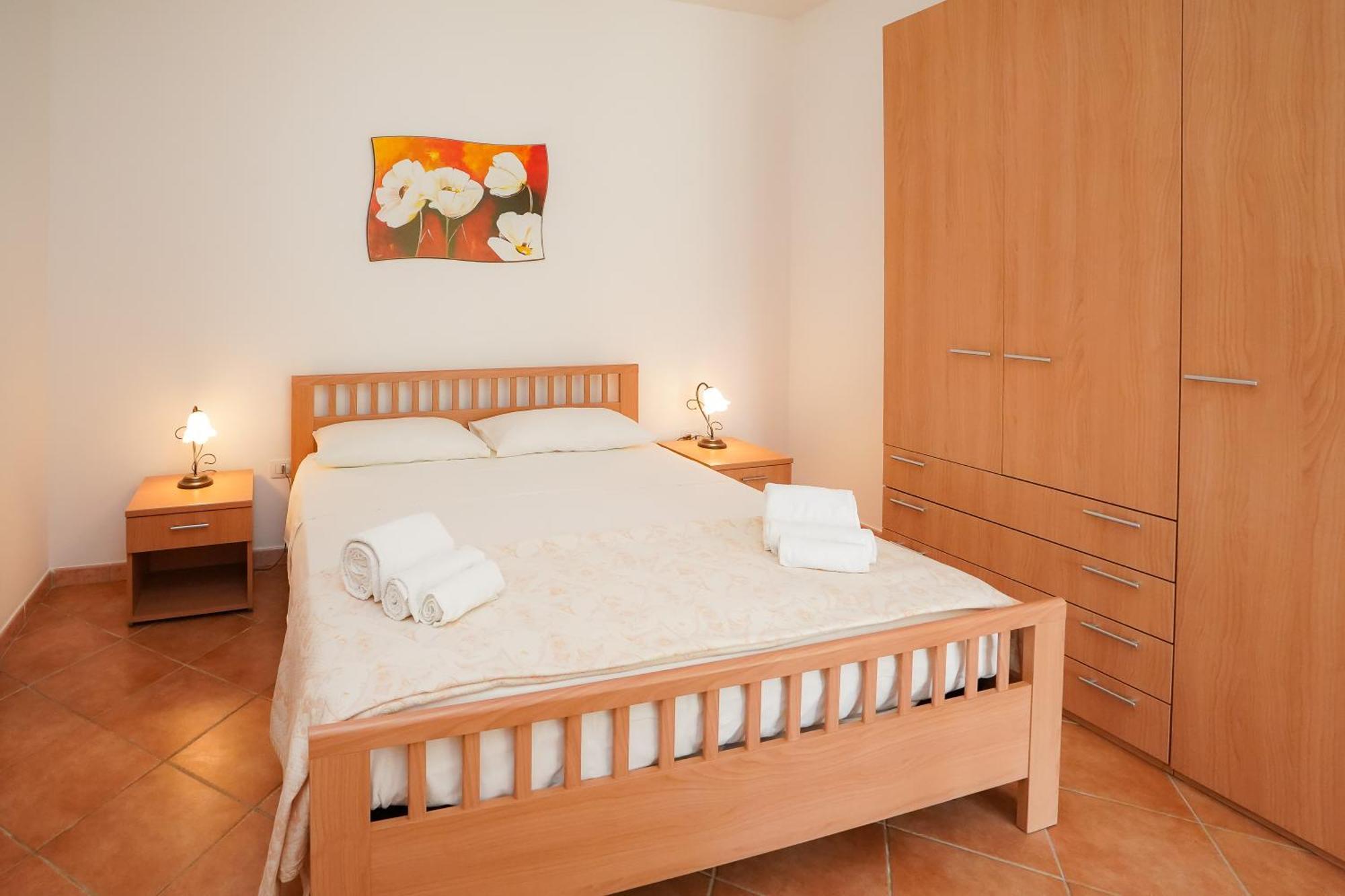 Casa Vacanza Russo Fernando Alimini Exteriör bild
