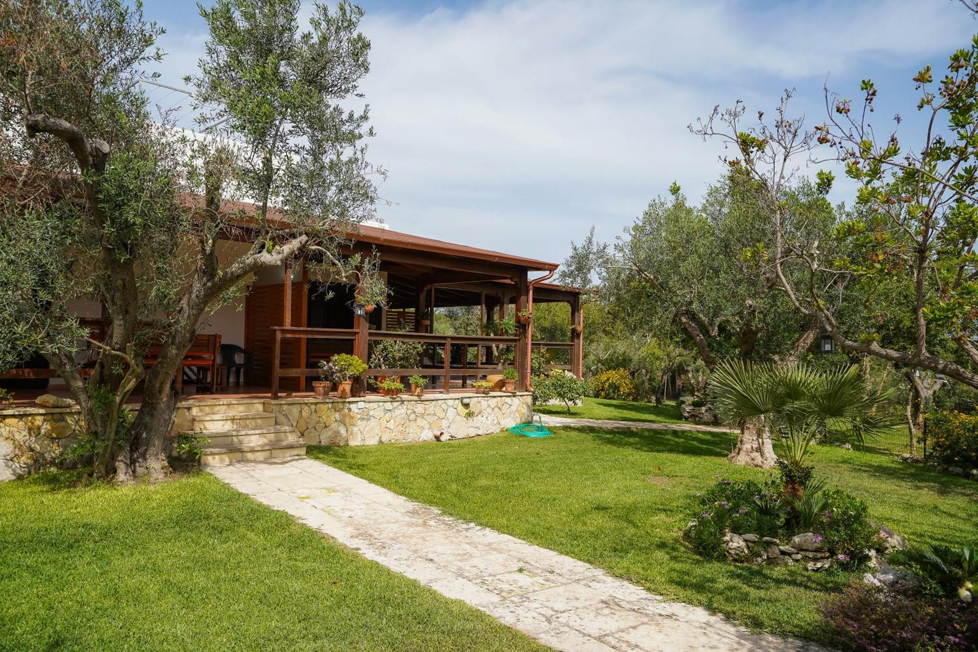 Casa Vacanza Russo Fernando Alimini Exteriör bild