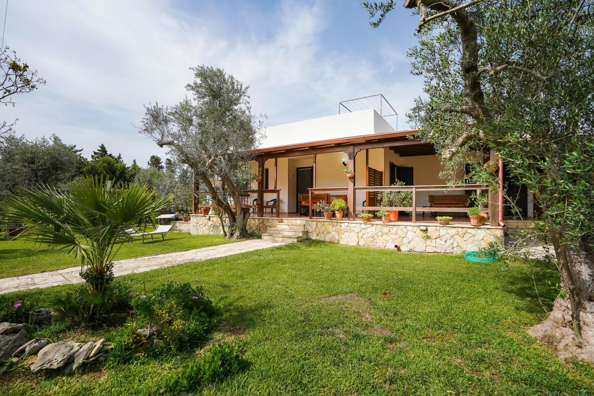 Casa Vacanza Russo Fernando Alimini Exteriör bild